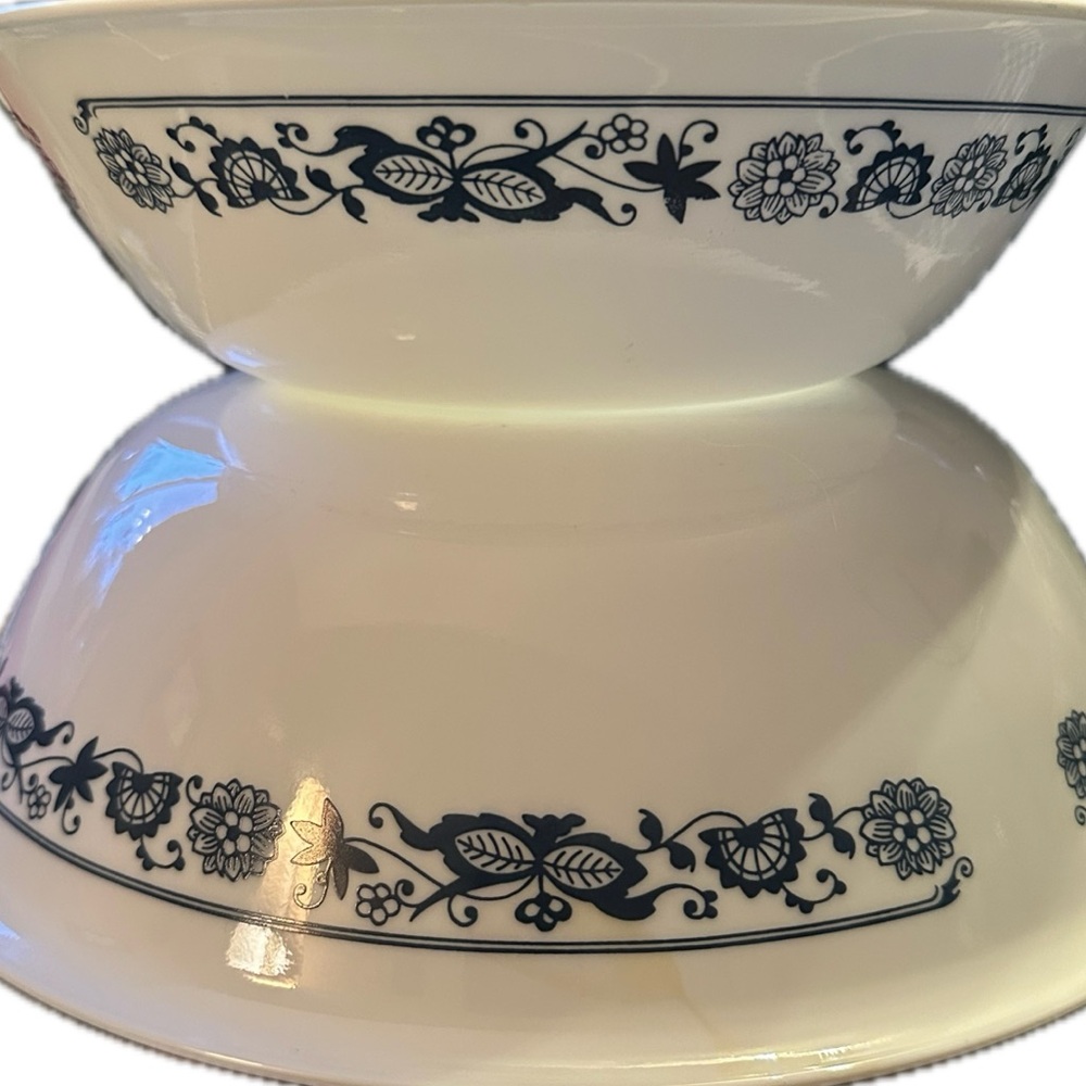 Vtg Corelle Corning Old Town Blue Onion Vegetable & Serving Bowl 8.5” & 10.25”